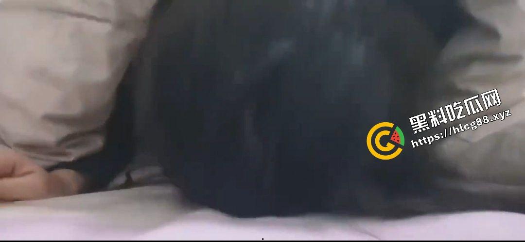 主人各种调教理工学院女学生,线上网调聊骚认错跪地磕头认罪,线下像狗一样牵着SM爬行!-7