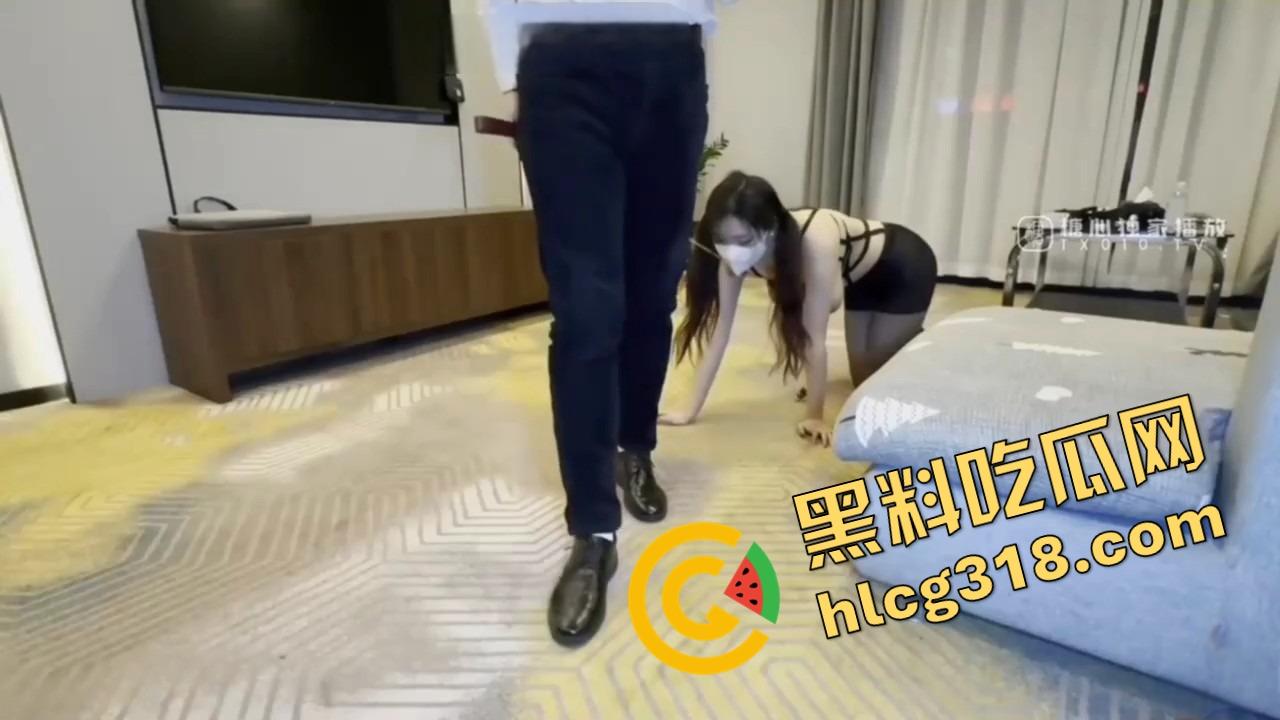 国内暗黑调教首次曝光,双马尾母狗被智能炮机操成泄洪口,边爬边叫还不忘自己张嘴接满一口浆!-8