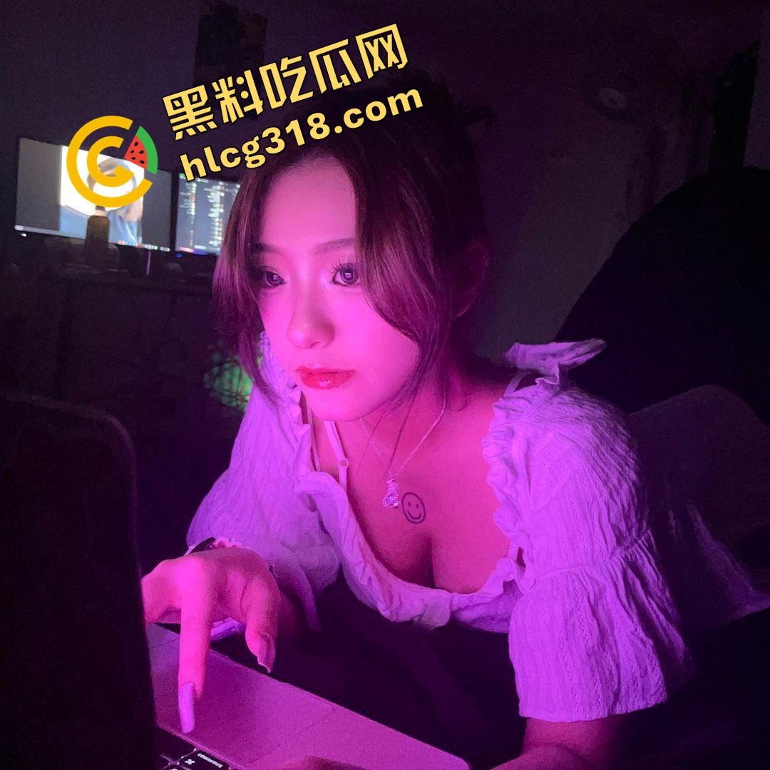 极品身材反差婊台妹,台湾医院医美助理啪啪流出,大奶翘臀被操到扭断,她的腰到底做没做环吸!-4