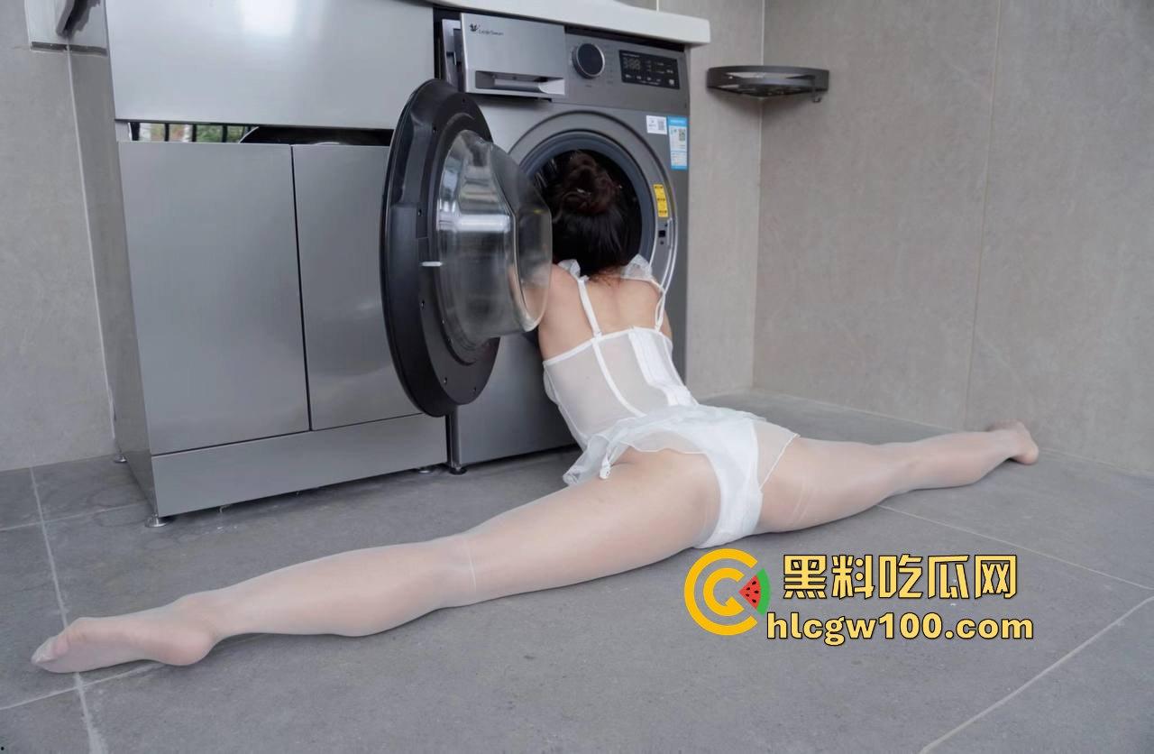 舞蹈妹妹一字马直接劈翻干爹,大长腿柔得跟蛇一样腿一开彩礼翻倍,舔狗看了直接秒,骚货绝活看完不硬算我输!-15