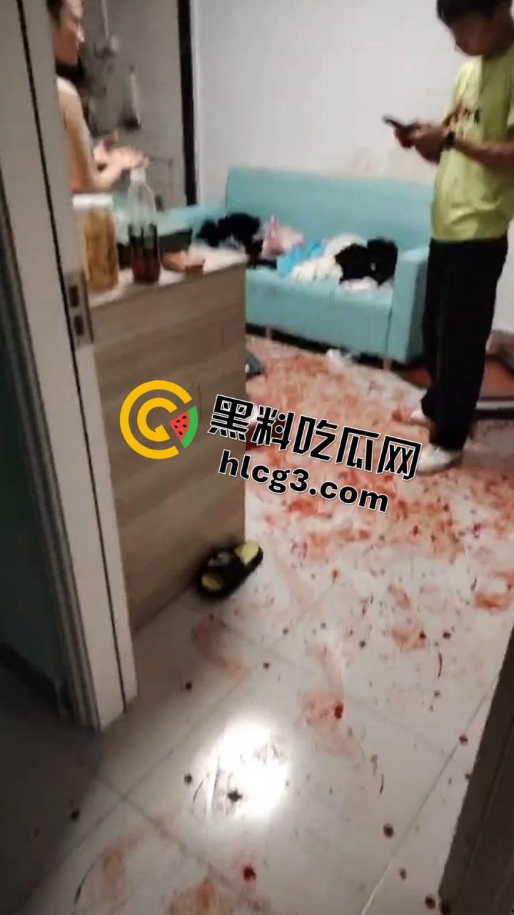 海州血腥夫妻打架现场曝光,门被干倒,血流成河,私密聊天记录全网疯传-10