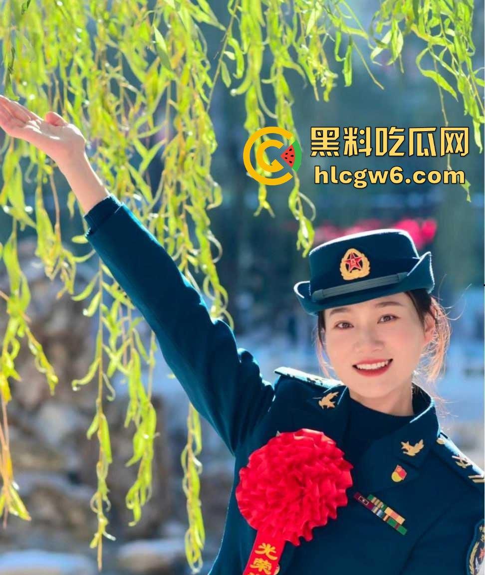 退役警花下海经商服务洋鬼子被按床打桩 又一个制服浪货被操成肉便器 警花传人不如『张津瑜』还想靠肉体上位？-11