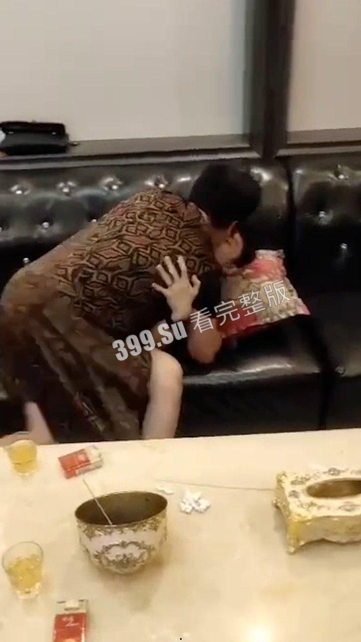 牛郎男妓篇 谁又能了解做鸭的悲哀,每天枸杞配生蚝,只要能傍上富婆,尊严又算什么!-4