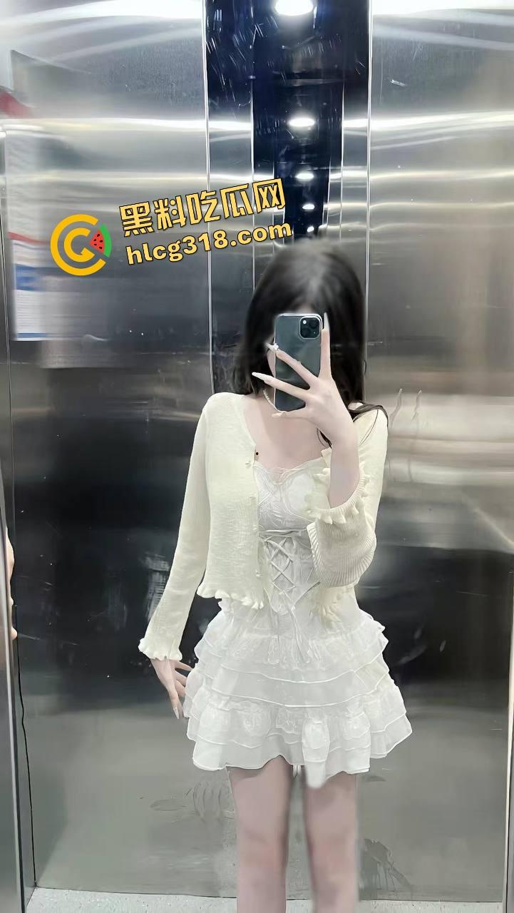 台球厅约到05后JK妹妹『田熙淼』自己坐上去猛摇成全自动飞机杯,敏感肌妹子怎么给自己坐喷水了!-5