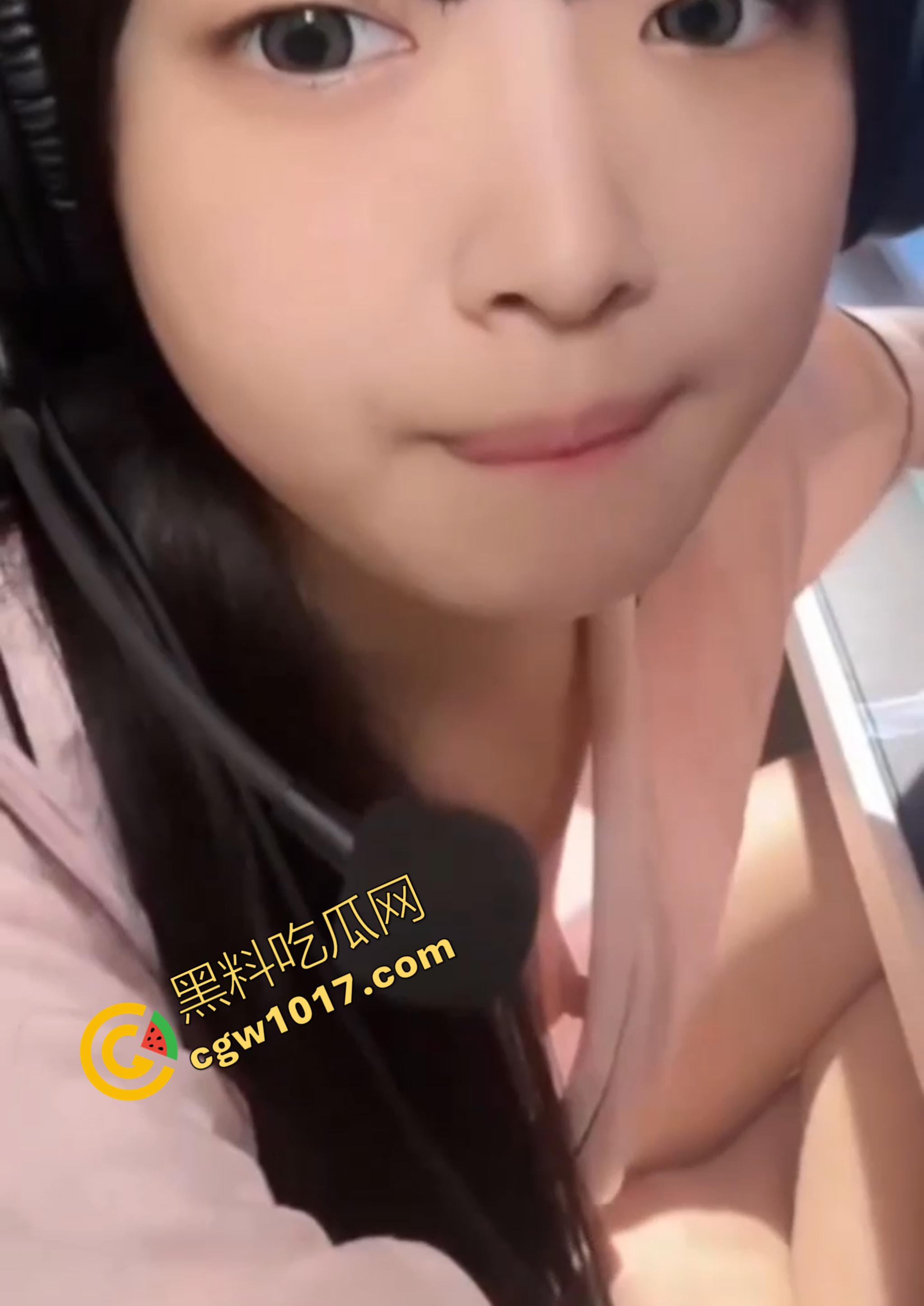 快手抖音网红最刺激走光集锦,暴露美穴美乳,惊艳贴身拍摄,性感迷离,眼力挑战,满足所有视觉欲望!-8