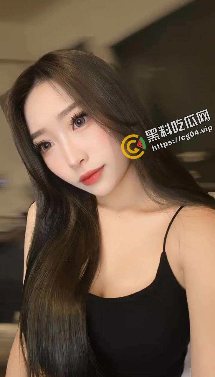 台湾高颜值主播 胡小U IG粉丝七千 私密视频被渣男前男友流出 口爆吞精 蛋糕都做成屌一样的骚货-6