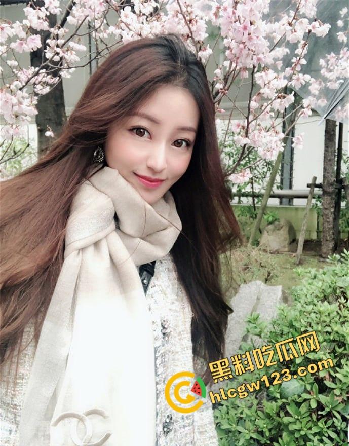 她是南昌最能装的骚货『乔欣玉』金主点菜送上门,浓眉大眼清纯外表,穿包臀裙被金主哥花样调教!-1