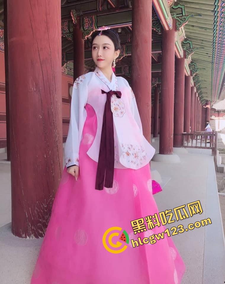 她是南昌最能装的骚货『乔欣玉』金主点菜送上门,浓眉大眼清纯外表,穿包臀裙被金主哥花样调教!-5