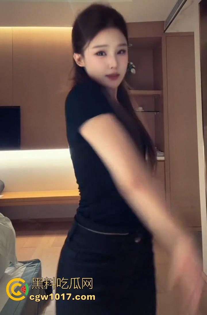 抖音网红【橙子姐姐】被曝在柬埔寨失联，原13日飞回但至今未归，其男友电话也停机失联，继雅典娜之后又一网红被卖？-6