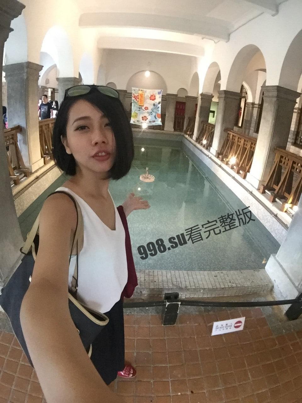 叼着避孕套的露脸小母狗!超骚大堂经理【小瑜】穿着工作服戴着肛塞卫生间拉出来舔一舔-1