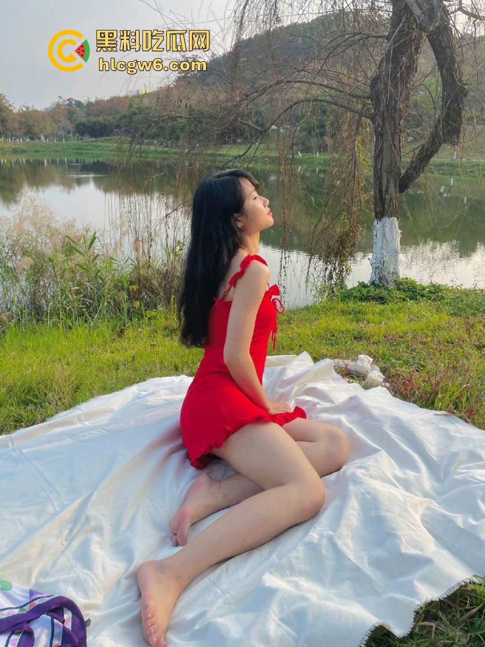 广东反差真实美艳少妇【林嘉玲】性感丝袜和高跟鞋,吕布来了都得射完再走-1