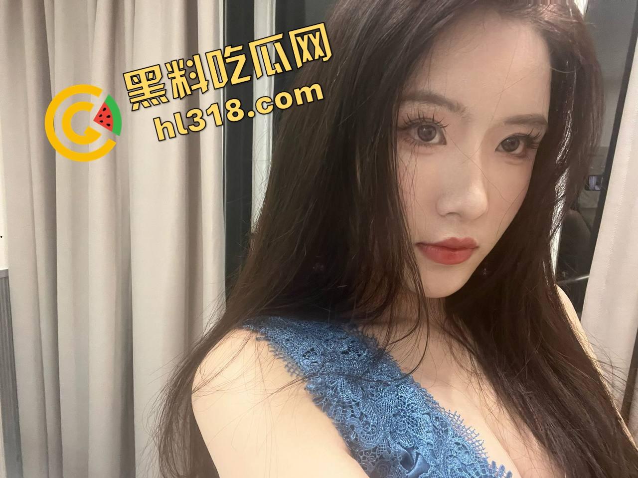 00后小情侣KTV开整,边唱歌边啪啪,操完还把内衣留包厢,雁过拔毛人过留情物!-4