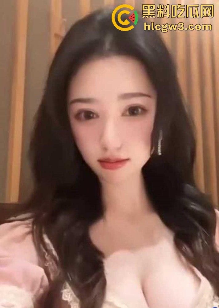 抖音豪乳女神【颖儿】私密视频曝光!榜一大哥独享天然G杯八字奶,白嫩弹润让人欲罢不能!-1
