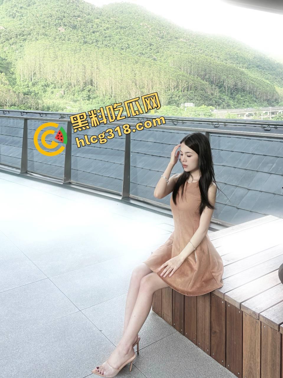 鸡巴三明治是什么新玩法?跟兄弟一起把母狗调教玩明白了,吐司夹屌还舔干净,整得比真狗还听话!-2