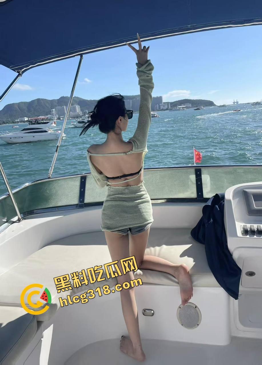 鸡巴三明治是什么新玩法?跟兄弟一起把母狗调教玩明白了,吐司夹屌还舔干净,整得比真狗还听话!-8