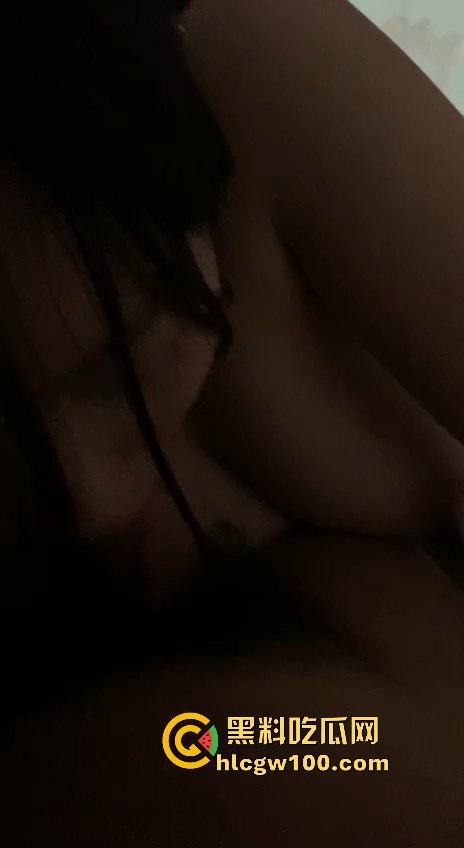 瓜友约炮极品清纯眼镜妹【谢雪莹】就读于武汉工商学院大一级,表面纯洁无瑕 私下却骚气满满!-8