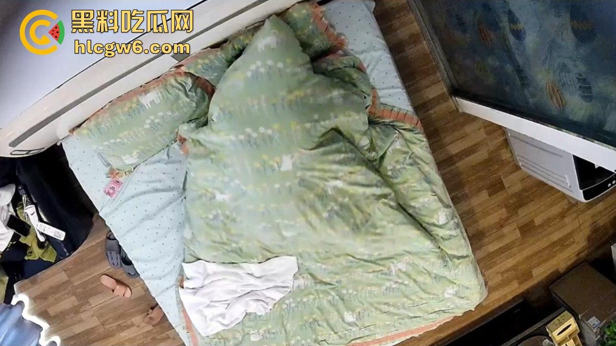 上帝视角直击小情侣酒店打炮被偷拍流出,细腰丰臀女友被操到嗷嗷浪叫,男友花样多到把床差点干散架!-4