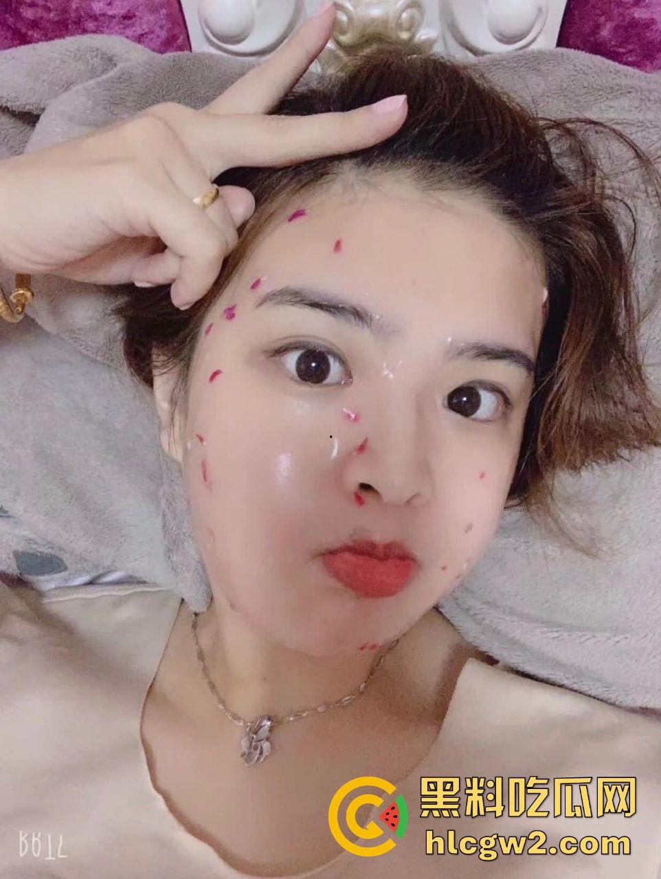 超级骚的人妻少妇【罗佳璐】和老公性爱自拍泄密流出 主动给大屌口交差点被射了一脸 独家流出！-4