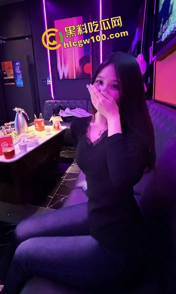 广西职业师范细腰蜜臀反差婊【陈欣欣】粉穴黑森林榨精炮架,白臀情趣后入塞满紧逼!独家曝光流出!-2