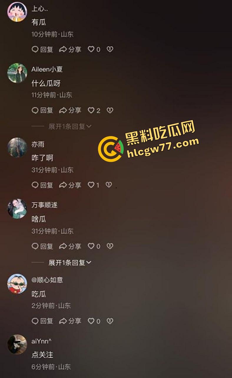 青州古城活春宫现场曝光,古风绿裙女深巷口跪舔鸡巴,男的边让口边跟路人唠嗑,路人全程狂拍!-4