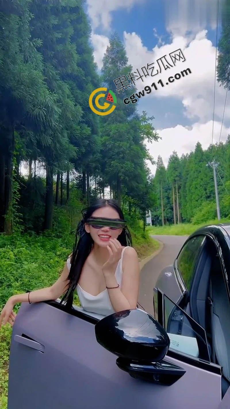 高颜值网黄【晚晚】野外淫乱，被粉丝各种玩弄，道具自慰，深喉口交，后入打桩，淫靡至极-5