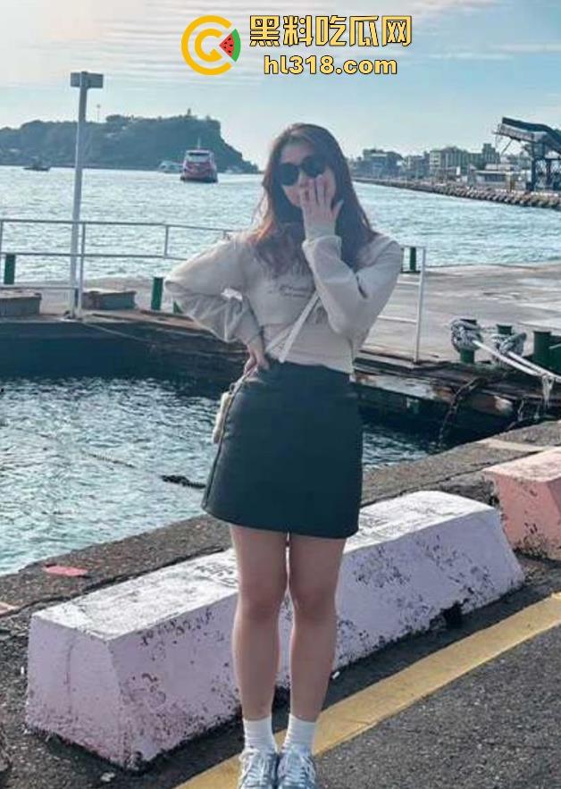 广东技术学院巨乳学生妹【唐奕帆】揉奶自慰视频供大家欣赏 身材赞到看了就会硬到爆炸!-1