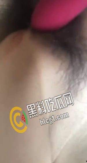 航空极品空姐和肌肉男友激情做爱自拍 男友太猛了 一身肌肉 操的空姐浪叫不止 双双高潮!-3