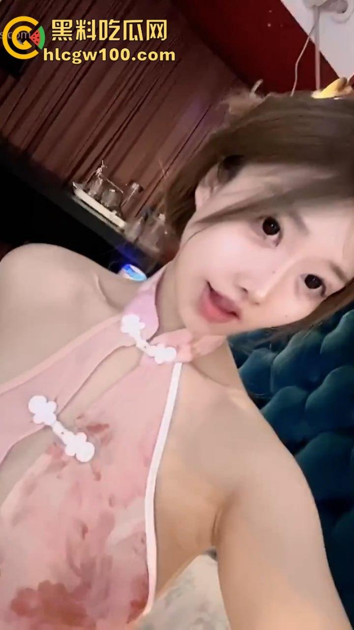 四川美术学院抖音小网红【苏韵雯】大尺度露三点吃洋人大屌啪啪 乳交榨精 又纯又欲巨淫荡-16