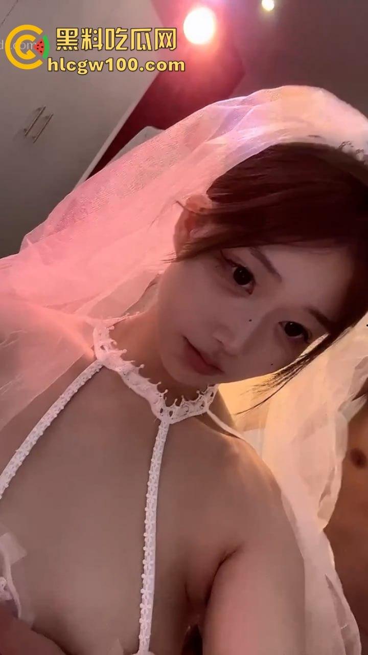 四川美术学院抖音小网红【苏韵雯】大尺度露三点吃洋人大屌啪啪 乳交榨精 又纯又欲巨淫荡-17