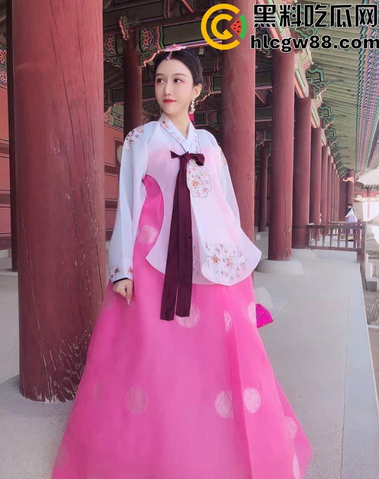 中经贸学院巨乳校花【李雅】挺翘巨乳勾魂荡魄,嫩穴道具插得淫水四溅,跟男友啪啪干得昏天黑地!-6