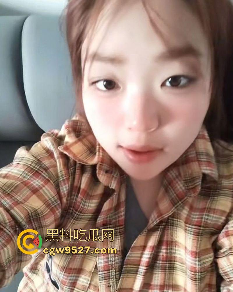 浙江体育大学极品嫩妹【赵卉香】不雅视频流出,清纯少女私下却欲望极强,自慰时手指猛扣嫩穴,淫水四溅!-1