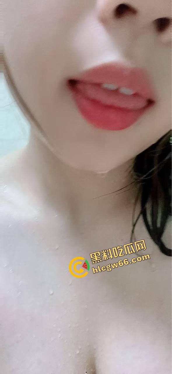 冷白皮美乳骚货【瑶瑶】居家骚拍流出,一线天粉嫩鲍大开展示,掰逼喷水娇喘连连,求干求灌精!-12