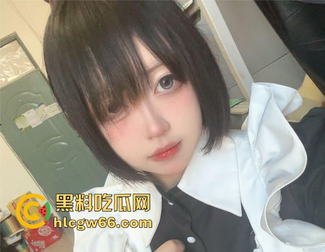 江苏无锡校园公交车【俞静雯】酷爱COS的骚母狗 天天被不同男人轮番内射 逼松得跟高速公路一样!-3