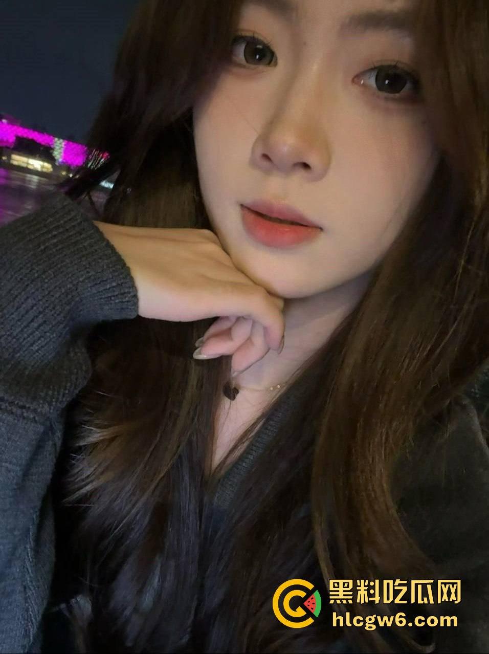 约炮05年嫩妹粉鲍细腰粉乳诱人到炸裂,粉嫩鲍鱼娇羞带滴一碰就水漫金山,这么顶的货怎么舍得戴套!-8