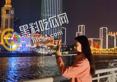 兄弟分享自家清纯清纯反差女友 吴婷婷 又纯又骚 贴心给男友口交 扒开内裤展示粉嫩小穴 虽然长得一般 但是她骚啊-1