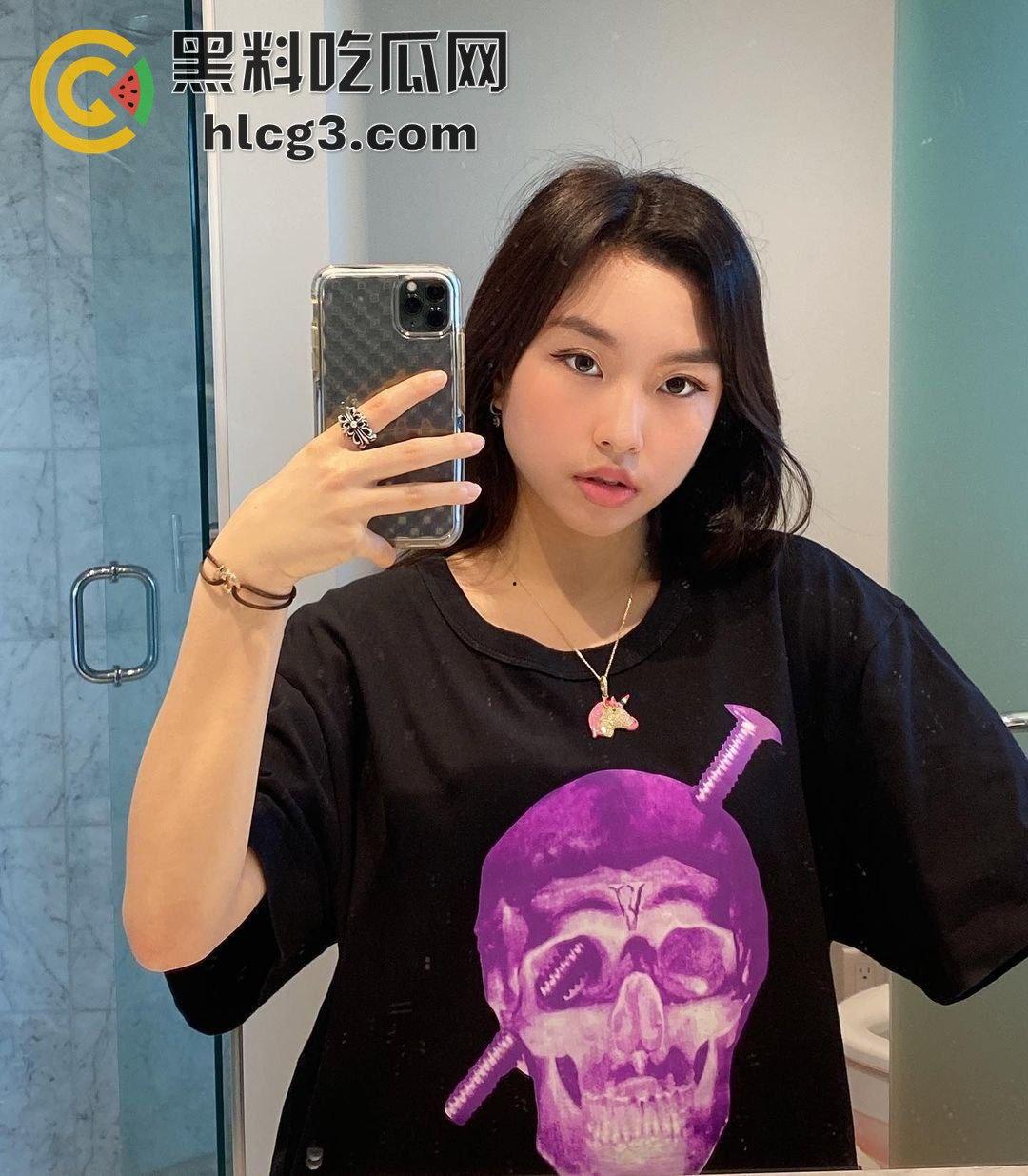 【极致诱惑】极品白嫩酮体任男主调教,无套内射场面火辣,引爆全网!-3