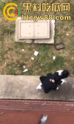 春天来了，动物们到了交配的季节了，情侣们性欲来了完全不顾旁人现场就是干！-4