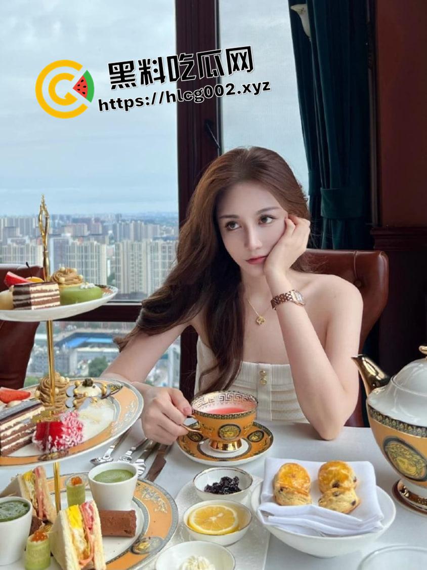 梦中情乳!反差母狗【闵雨晴】被富二代包夜 传教士体位狂入 雪白巨乳晃的人头晕-15