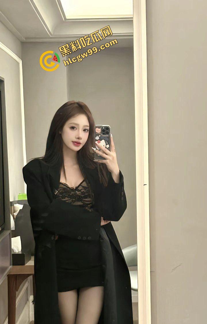 福建泉州社会骚鸡【任茜】性感大雷炮架,做鸡上门约炮大哥,沙发女上骑乘榨精,独家曝光流出!-4