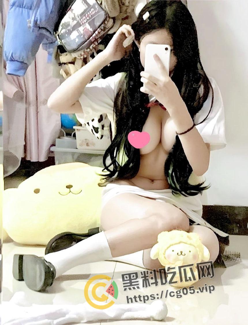 福建反差婊女高中生1v3 还高中就阅屌无数 学校天台露出一战成名 脸庞稚嫩确实巨乳母狗-7