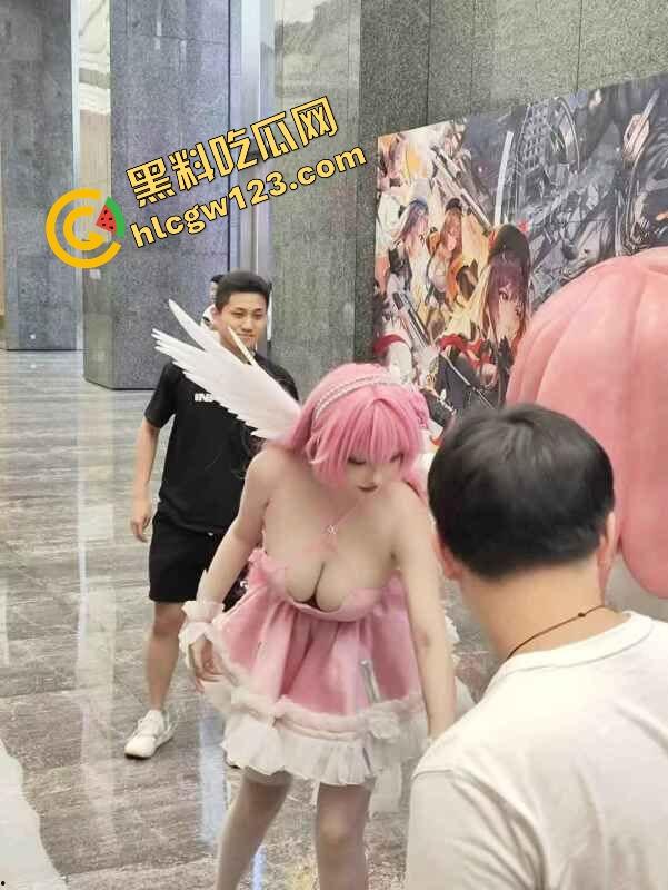 想干COS小母狗?先干摄影圈,奶子诱人腿开得贼快,拍完直接约房,不买相机都觉得亏!-5