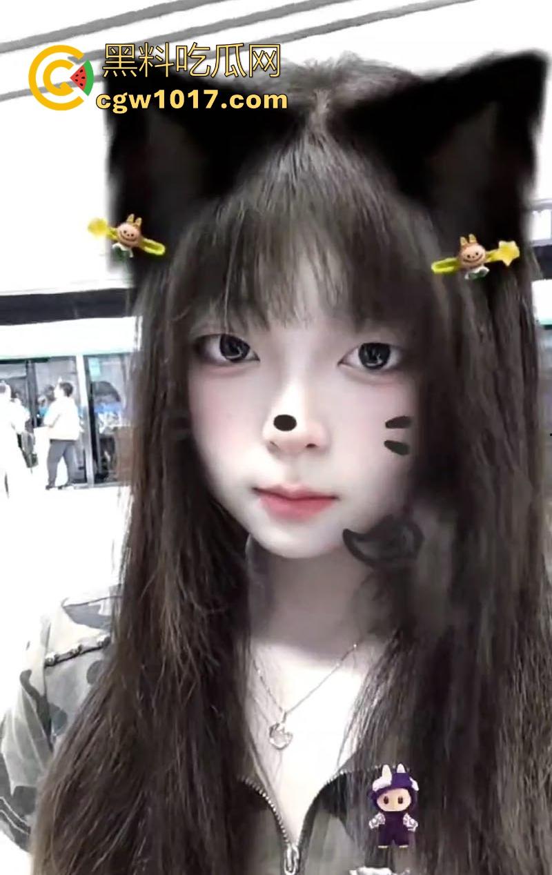 怎么现在的女大这么反差呀!出租屋内与网友疯狂性爱,刚见面面基就主动骑乘,淫叫不断无比反差!-1