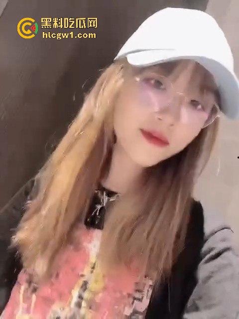 瓜友约炮极品清纯妹子【李雪莹】!表面纯洁无瑕,私下却道具自慰,骚气满满!独家爆料流出!-4