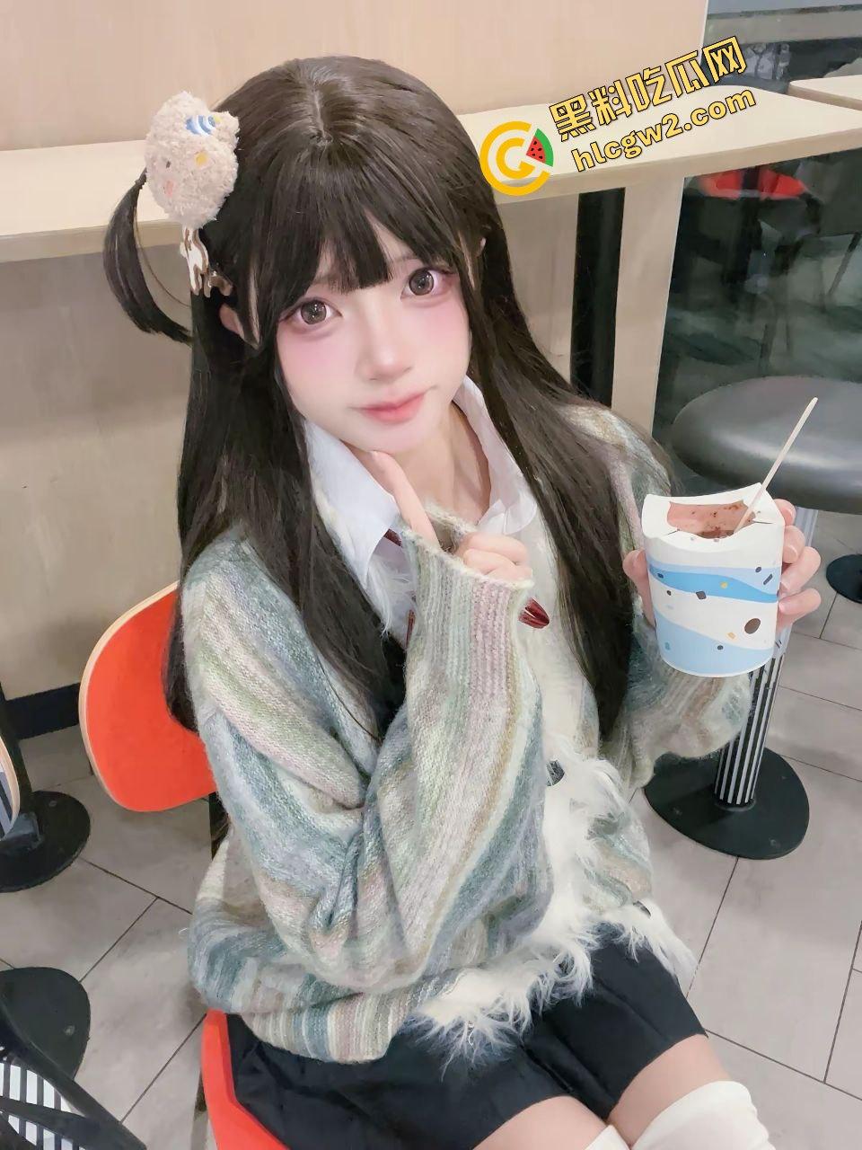 抖音 广西艺术学院双马尾少萝嫩妹『郭细菌』与金爸主题酒店跪式后入爆操!独家曝光!-6