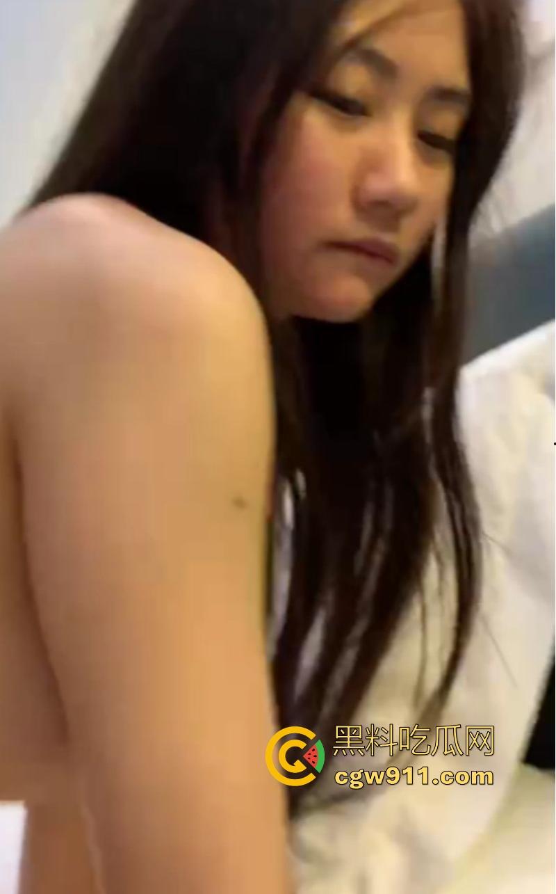 湖北宜昌新婚少妇【胡莉琴】与男友相恋6年修不成正果,分手后闪婚嫁入豪门,遭报复曝光性爱视频!-7