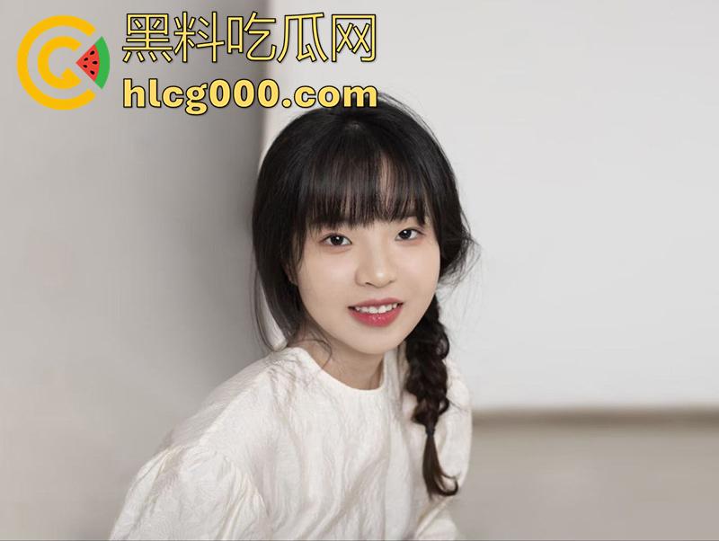 湖南医专母狗【谢妹妹】,大奶翘臀极品学生妹,上了大学放飞自我,约炮体育生学长,自慰视频曝光!-1