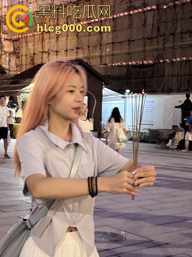 湖南医专母狗【谢妹妹】,大奶翘臀极品学生妹,上了大学放飞自我,约炮体育生学长,自慰视频曝光!-4