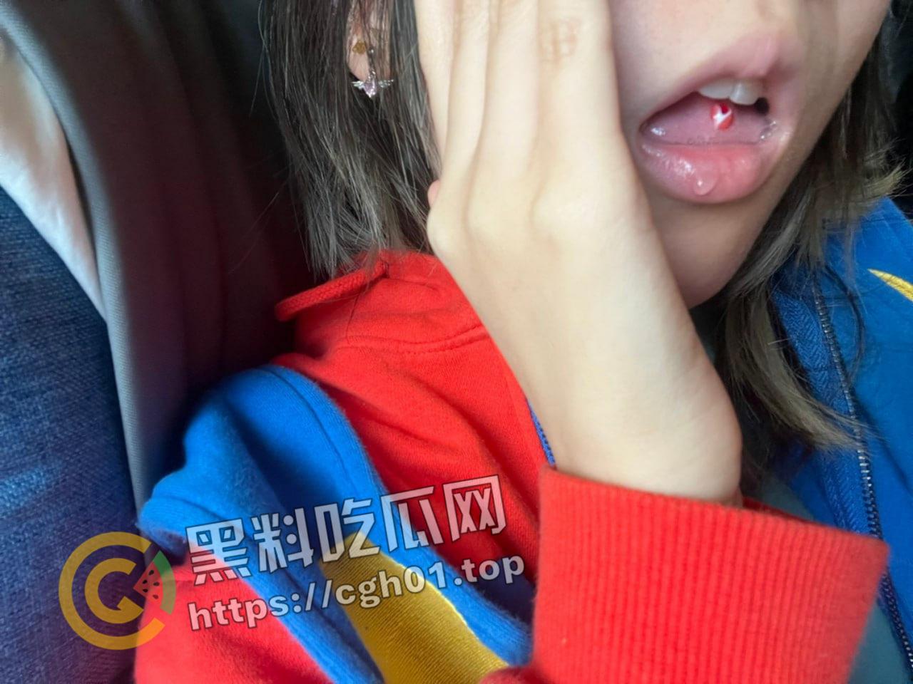 武汉极品粉嫩大学生 为了学费出卖身体成为金主玩物  粉色鲍鱼 这谁顶得住-1