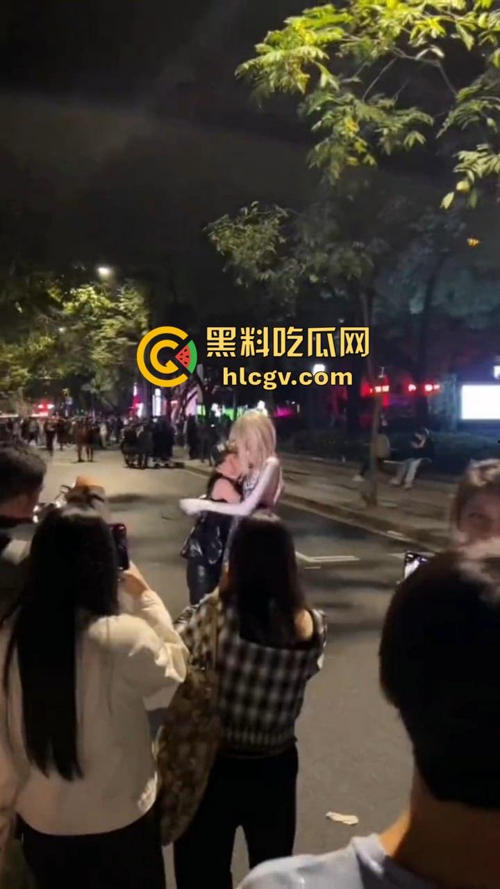 魔都万圣节夜晚骚鸡满街遍布,COS服装养眼又勾魂!上海这波夜生活『许文强』都说真香!-10