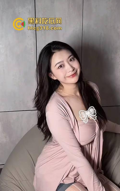 抖音极品微胖网红【都有】约炮金主视频曝光，丰乳肥臀激情后入，紧致蜜穴被猛操 淫叫连连！-4